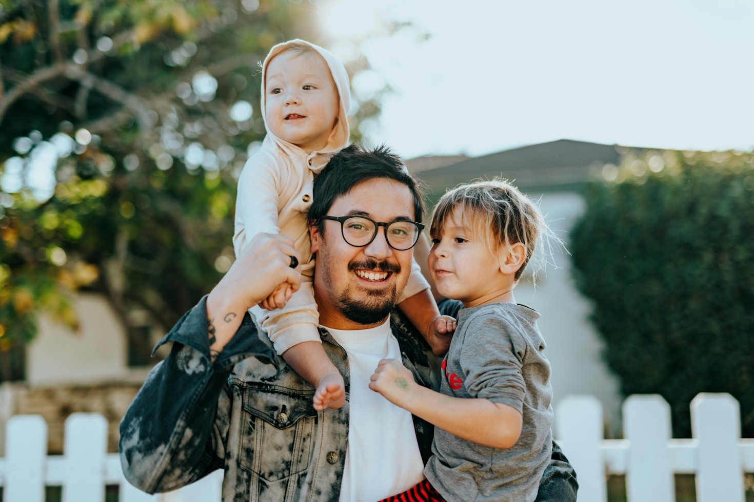 Staying Close with Relatives in the Digital Age